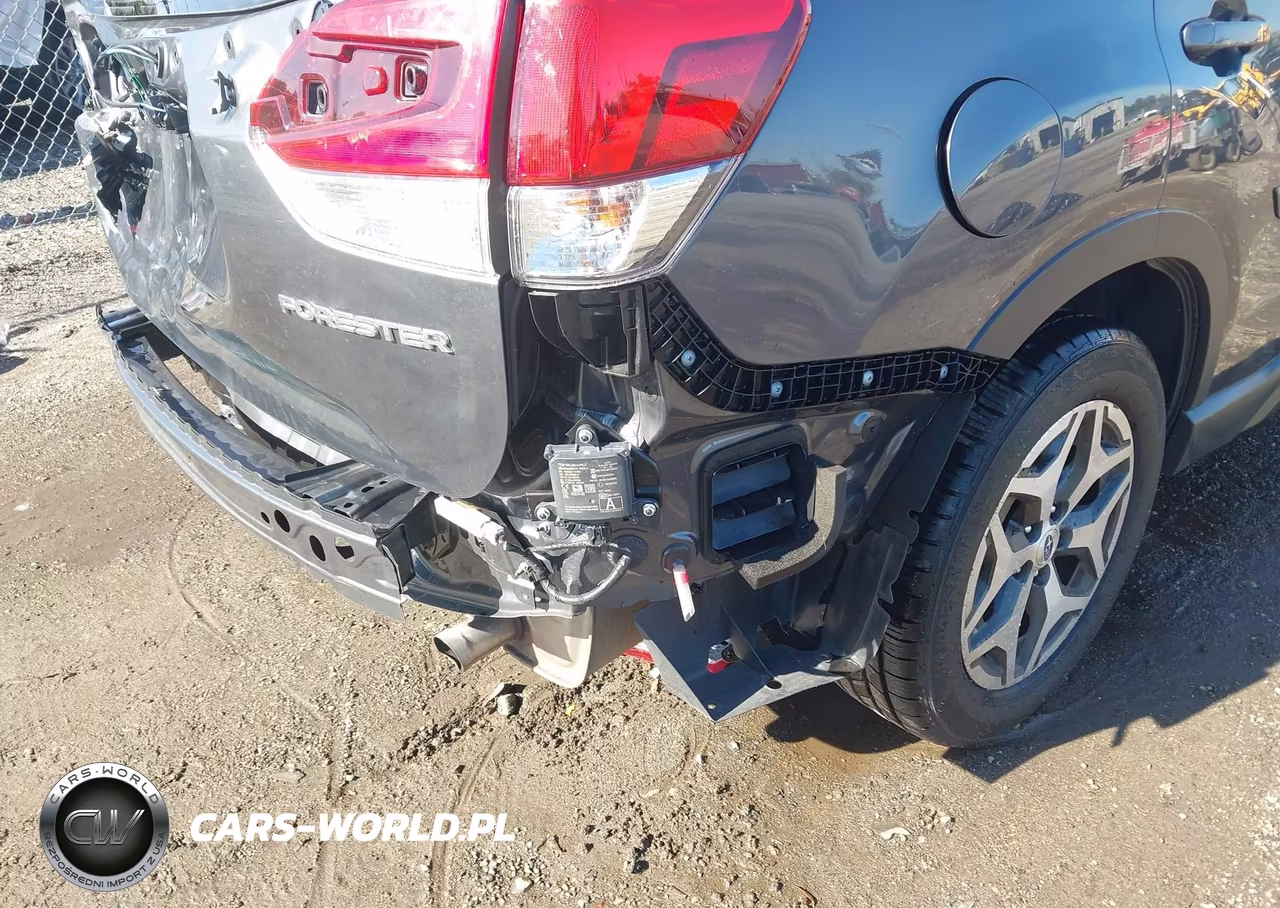 2024 Subaru Forester Premium VIN:JF2SKADC0RH467691 - 18