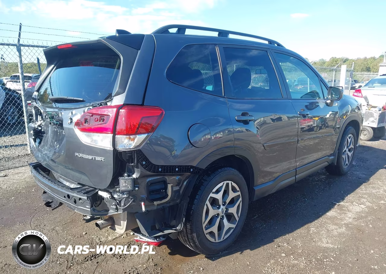 2024 Subaru Forester Premium VIN:JF2SKADC0RH467691 - 4