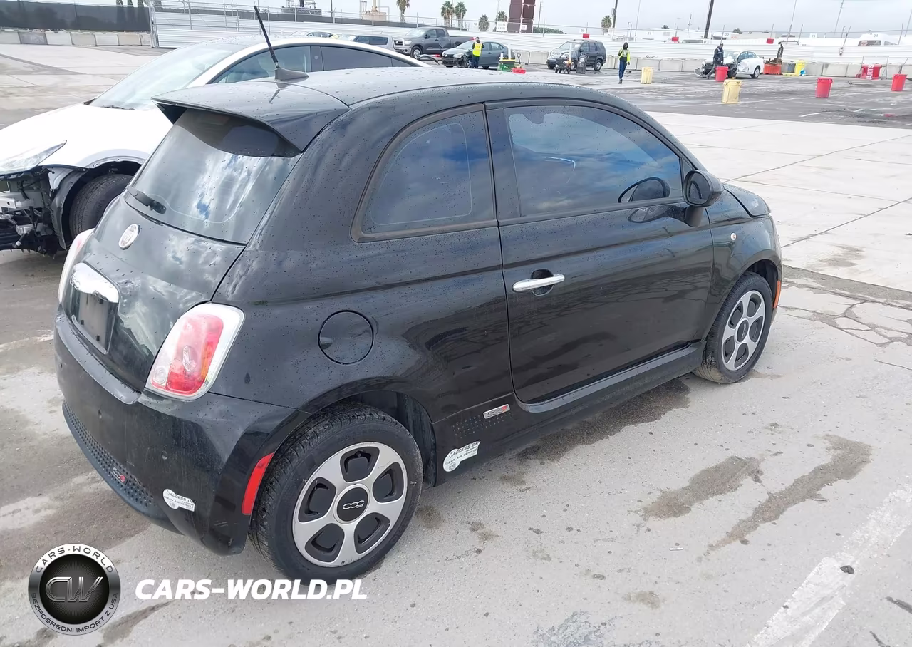 2016 Fiat 500E Battery Electric VIN:3C3CFFGE4GT161162 - 4