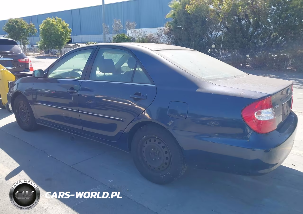 2004 Toyota Camry Xle VIN:JTDBE30K040273846 - 3