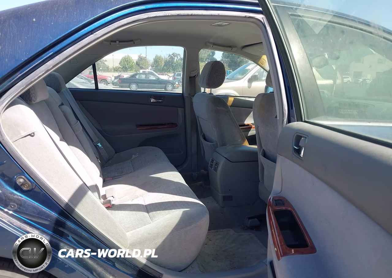 2004 Toyota Camry Xle VIN:JTDBE30K040273846 - 8