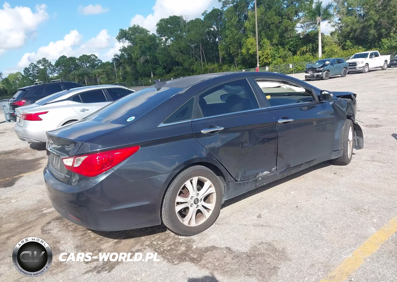 2011 Hyundai Sonata Limited VIN:5NPEC4AC0BH260031 - 4