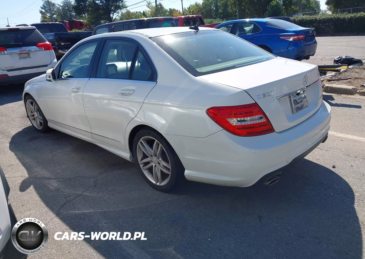 2012 Mercedes-Benz C 300 Luxury 4Matic-Sport 4Matic VIN:WDDGF8BB3CA618086 - 3