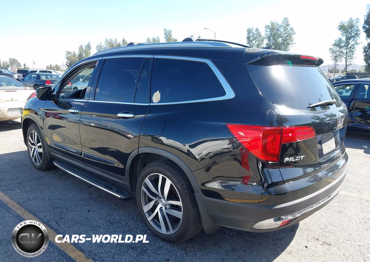2016 Honda Pilot Touring VIN:5FNYF5H95GB041561 - 3