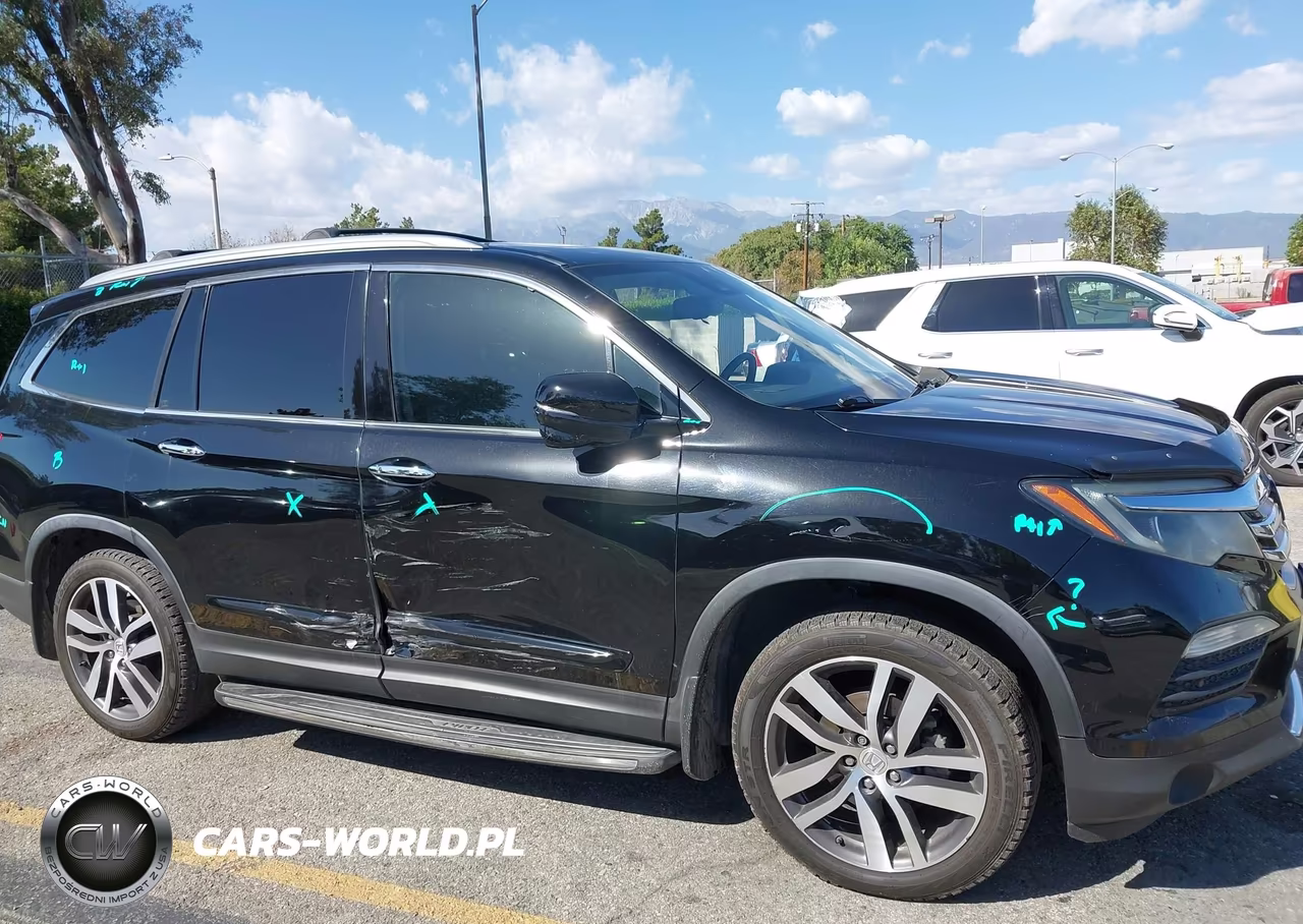 2016 Honda Pilot Touring VIN:5FNYF5H95GB041561 - 6