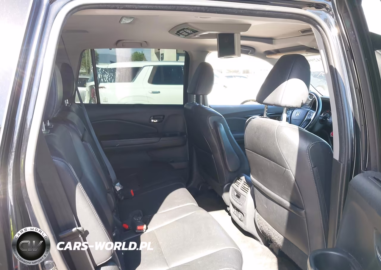 2016 Honda Pilot Touring VIN:5FNYF5H95GB041561 - 8