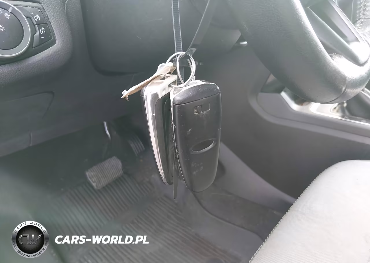 2017 Ford Escape Titanium VIN:1FMCU9J9XHUA57292 - 11