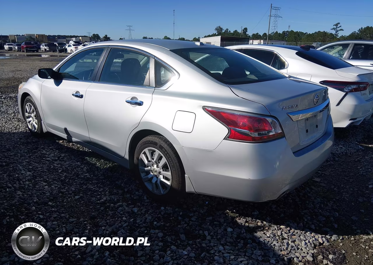 2015 Nissan Altima 2.5 S VIN:1N4AL3AP1FN389659 - 3