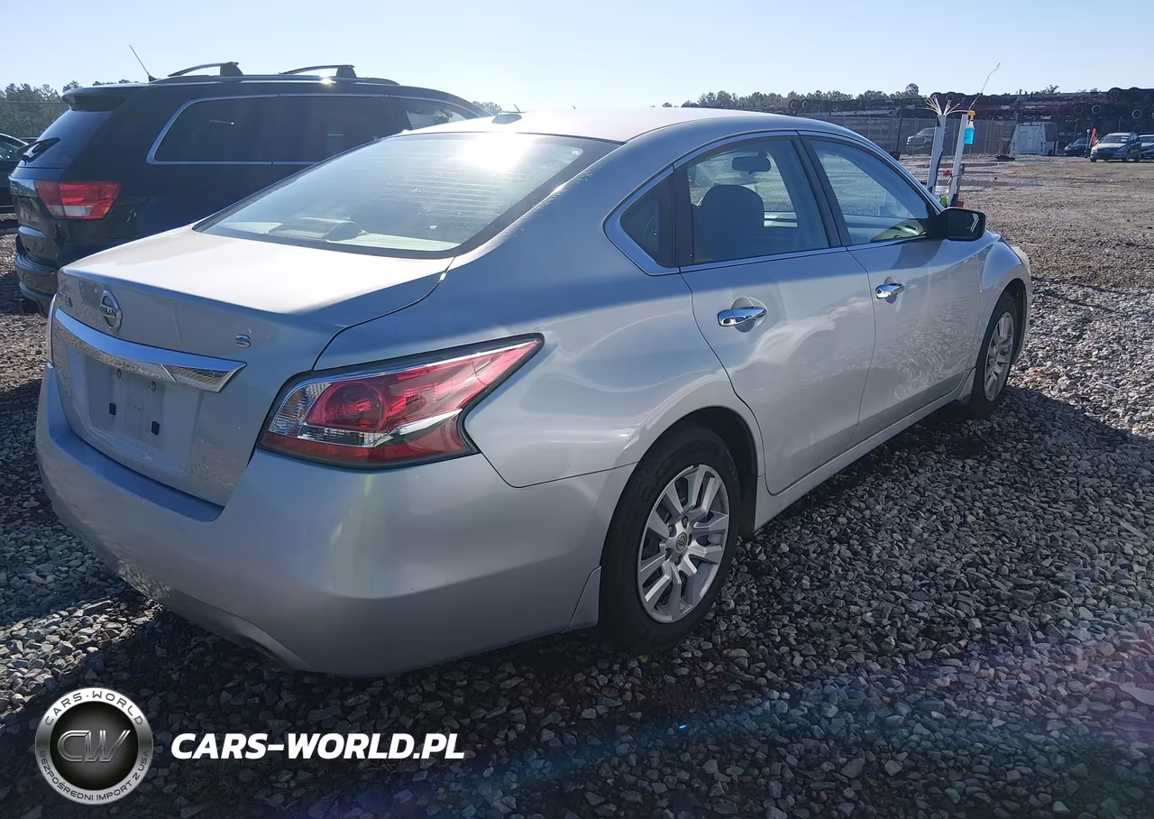 2015 Nissan Altima 2.5 S VIN:1N4AL3AP1FN389659 - 4
