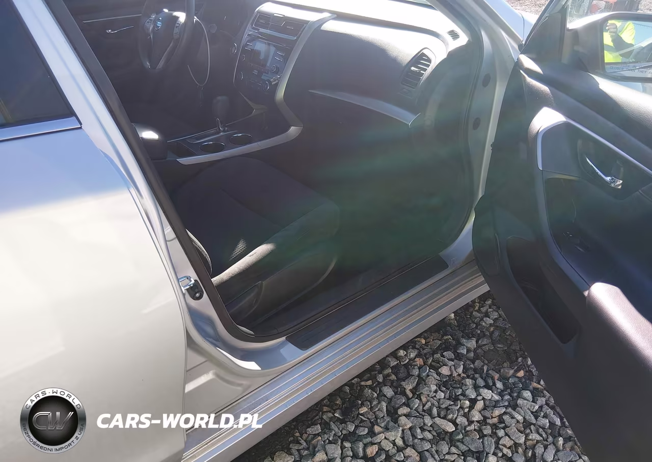 2015 Nissan Altima 2.5 S VIN:1N4AL3AP1FN389659 - 5