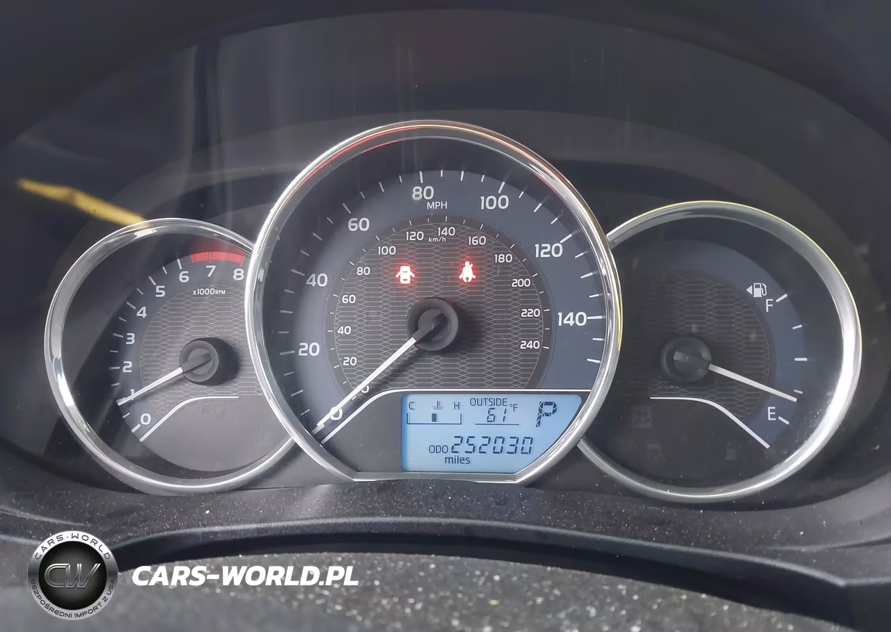 2014 Toyota Corolla L VIN:5YFBURHE1EP071870 - 7