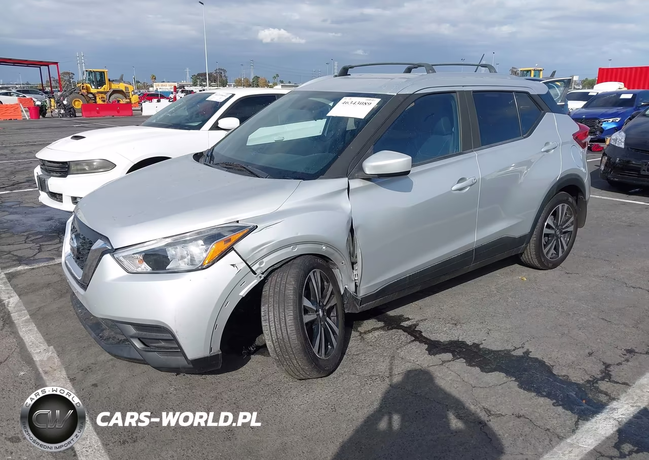 2018 Nissan Kicks Sv VIN:3N1CP5CU3JL526702 - 2