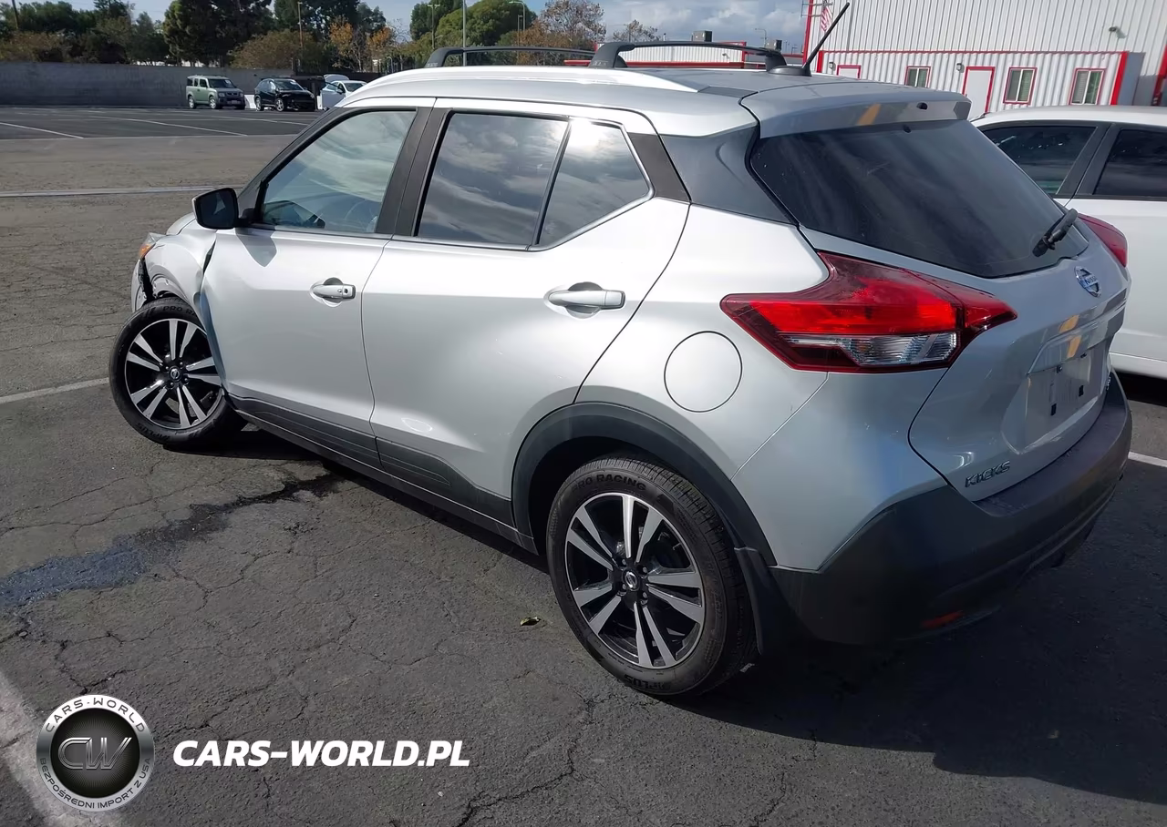 2018 Nissan Kicks Sv VIN:3N1CP5CU3JL526702 - 3