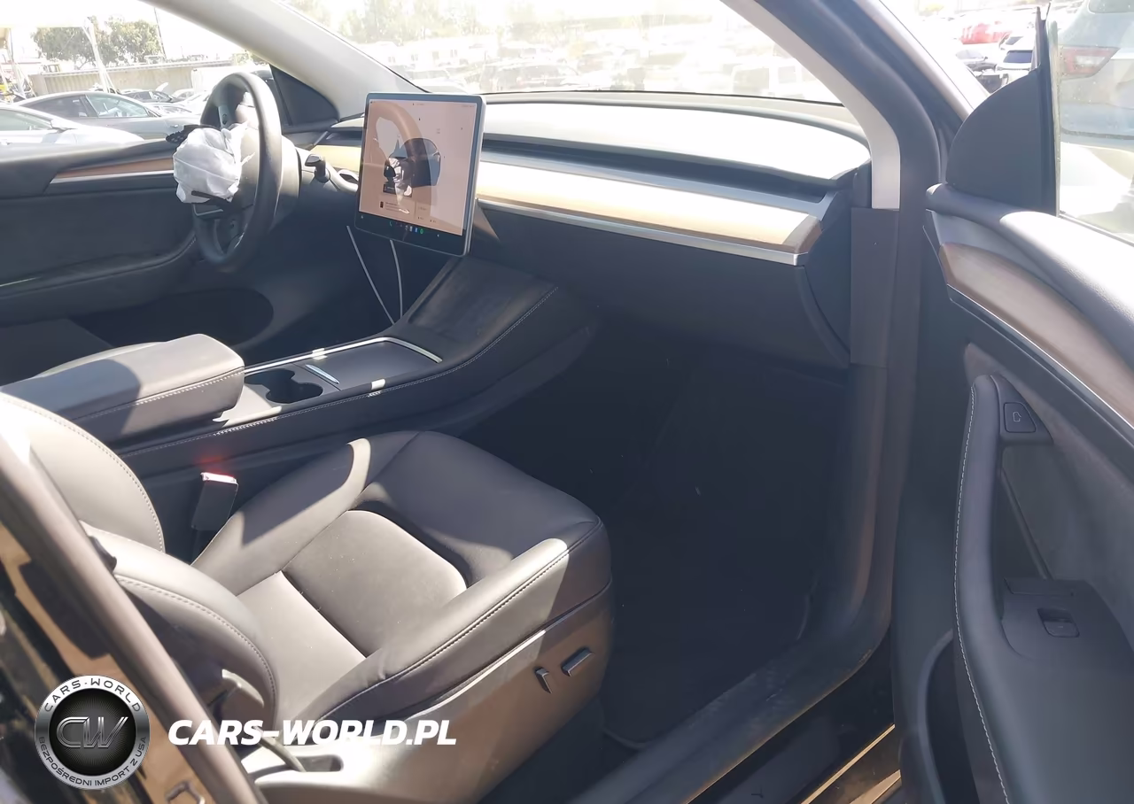 2023 Tesla Model Y VIN:7SAYGDEE1PF814327 - 5