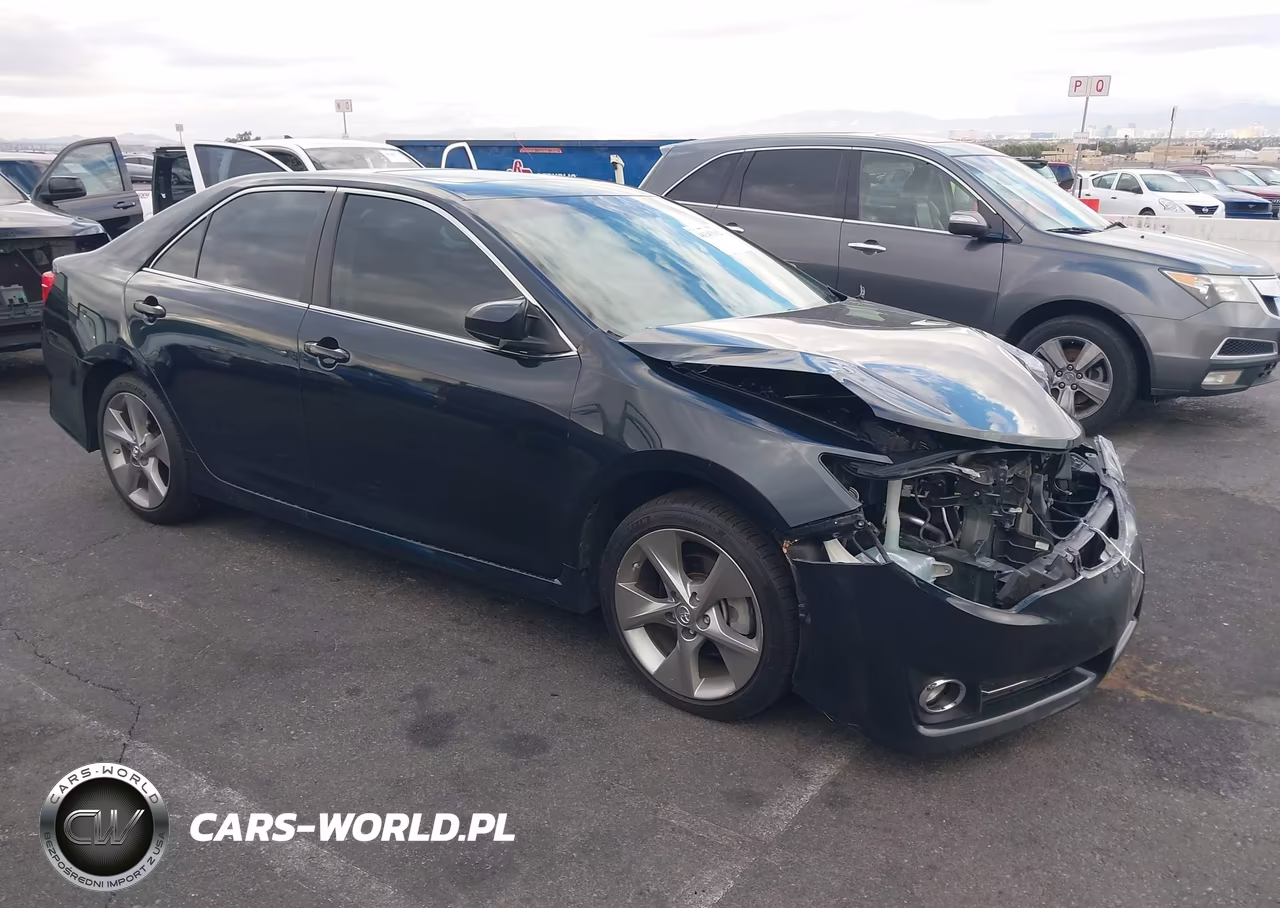 2013 Toyota Camry Se V6 – zdjęcie 1 z 17