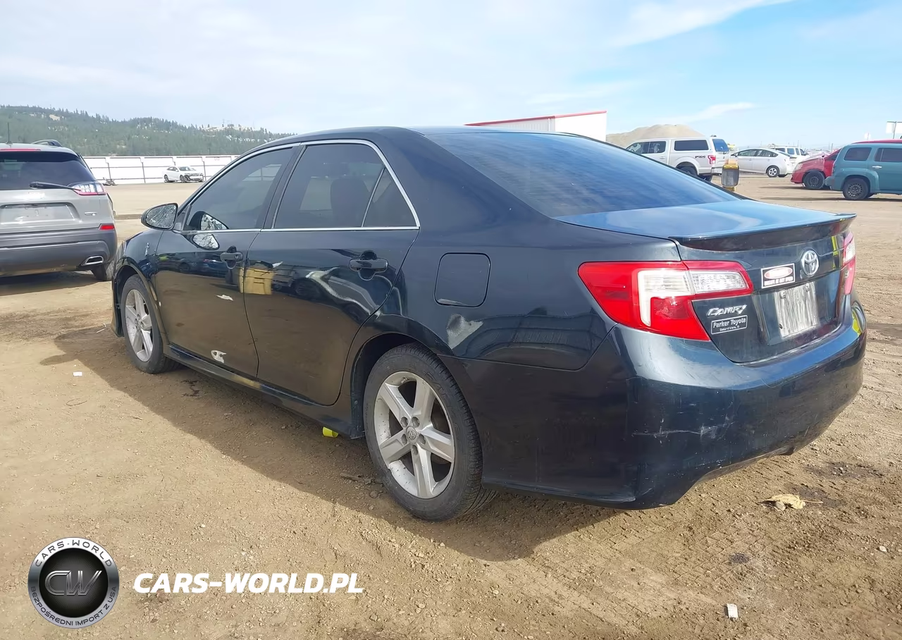 2014 Toyota Camry Se VIN:4T1BF1FK5EU302160 - 3