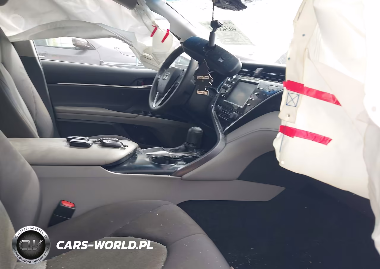 2018 Toyota Camry Le VIN:4T1B11HK0JU543212 - 5