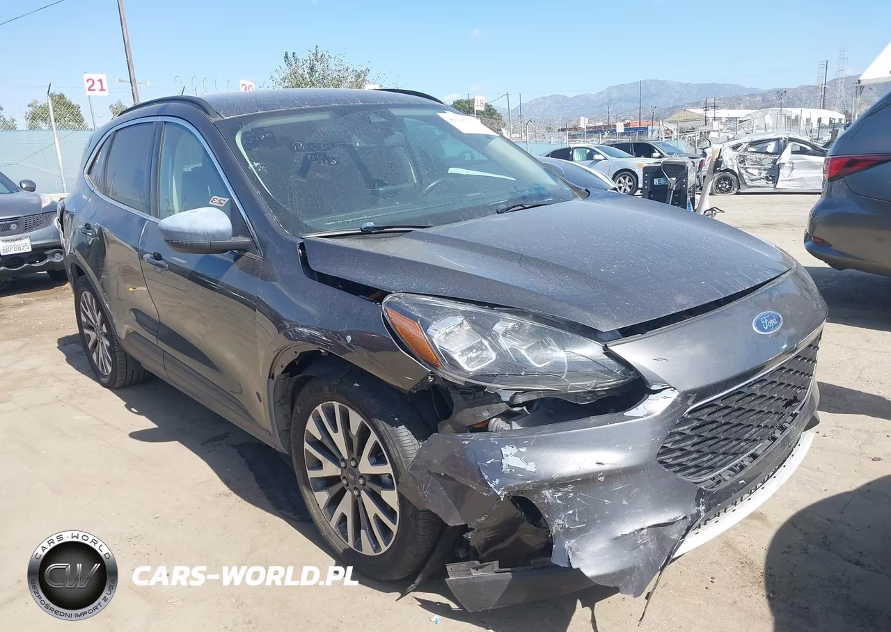 2020 Ford Escape Titanium Hybrid