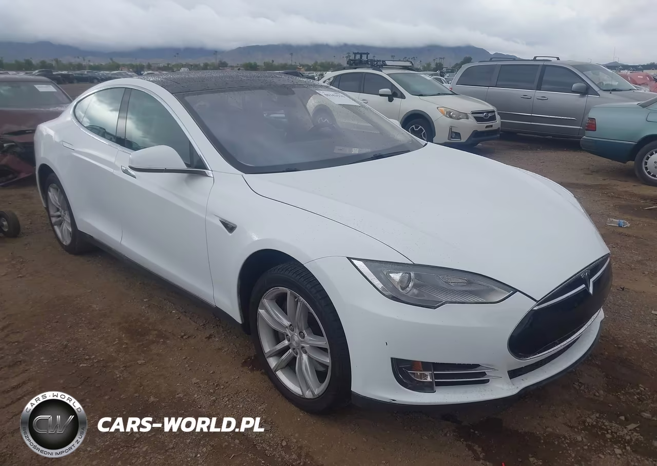 2013 Tesla Model S – zdjęcie 1 z 18