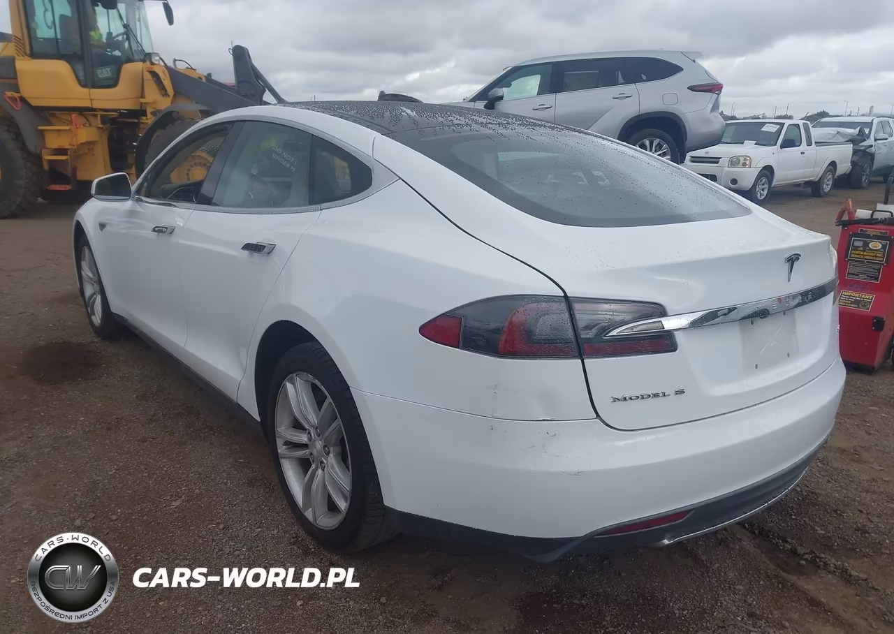 2013 Tesla Model S VIN:5YJSA1CN4DFP20556 - 3