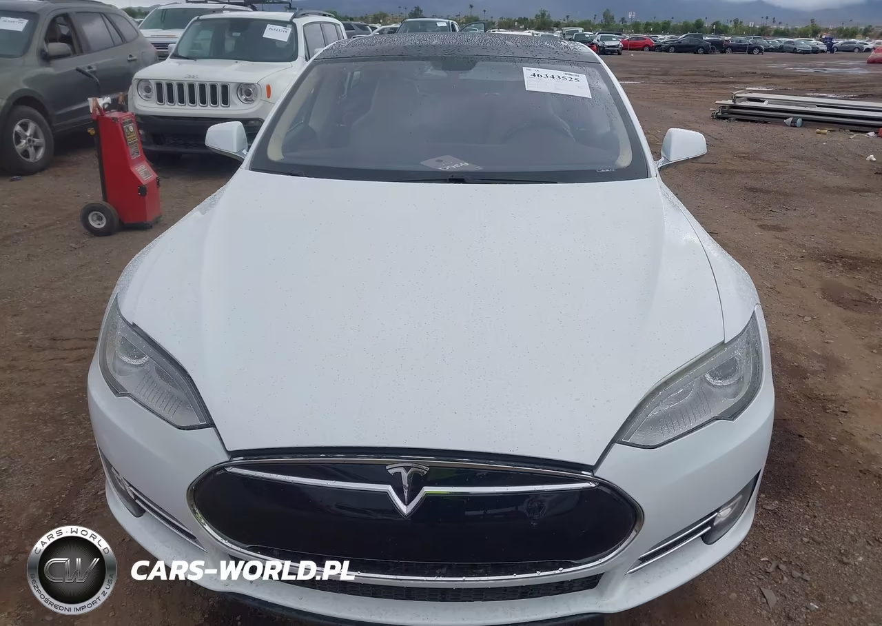 2013 Tesla Model S VIN:5YJSA1CN4DFP20556 - 6
