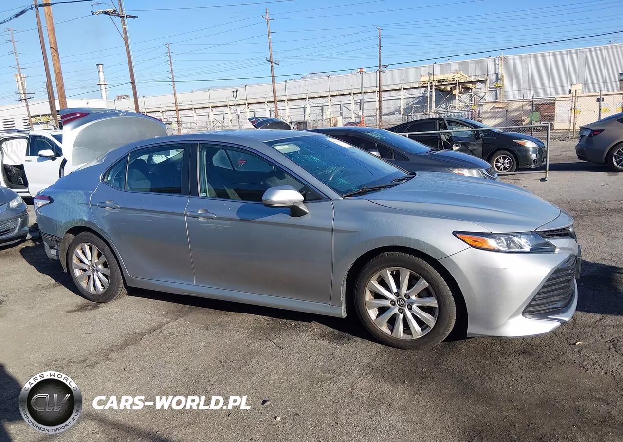 2019 Toyota Camry Le VIN:4T1B11HKXKU803682 - 14