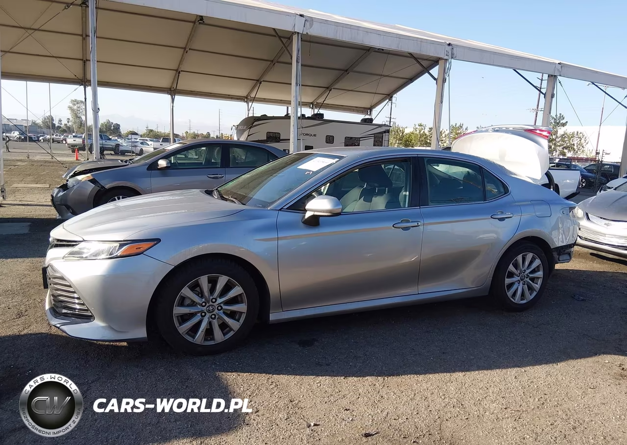 2019 Toyota Camry Le VIN:4T1B11HKXKU803682 - 15