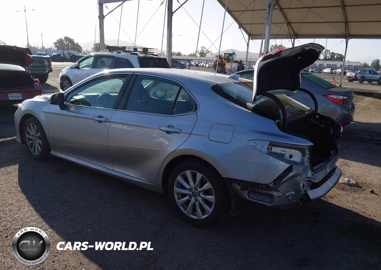 2019 Toyota Camry Le VIN:4T1B11HKXKU803682 - 3