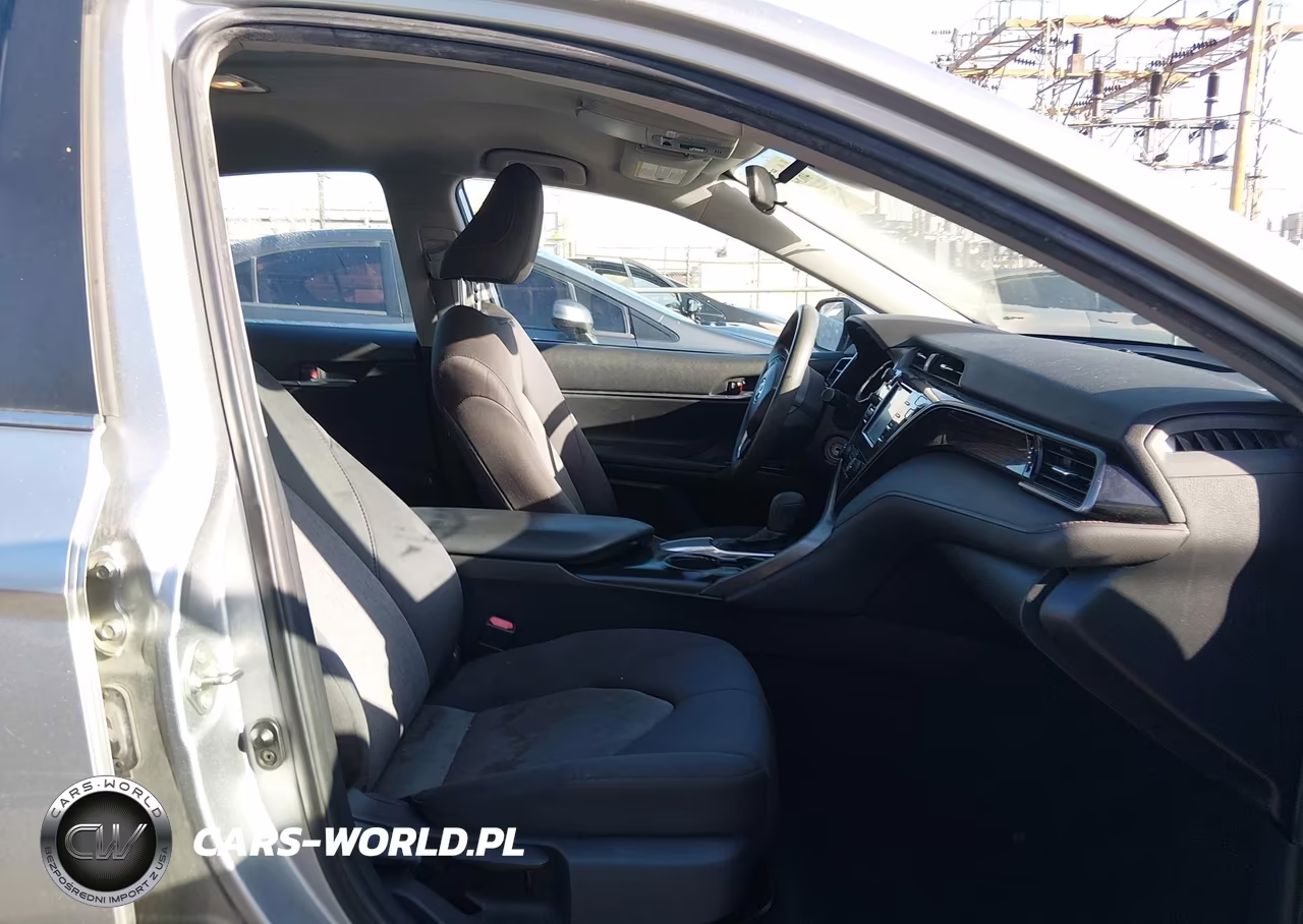 2019 Toyota Camry Le VIN:4T1B11HKXKU803682 - 5