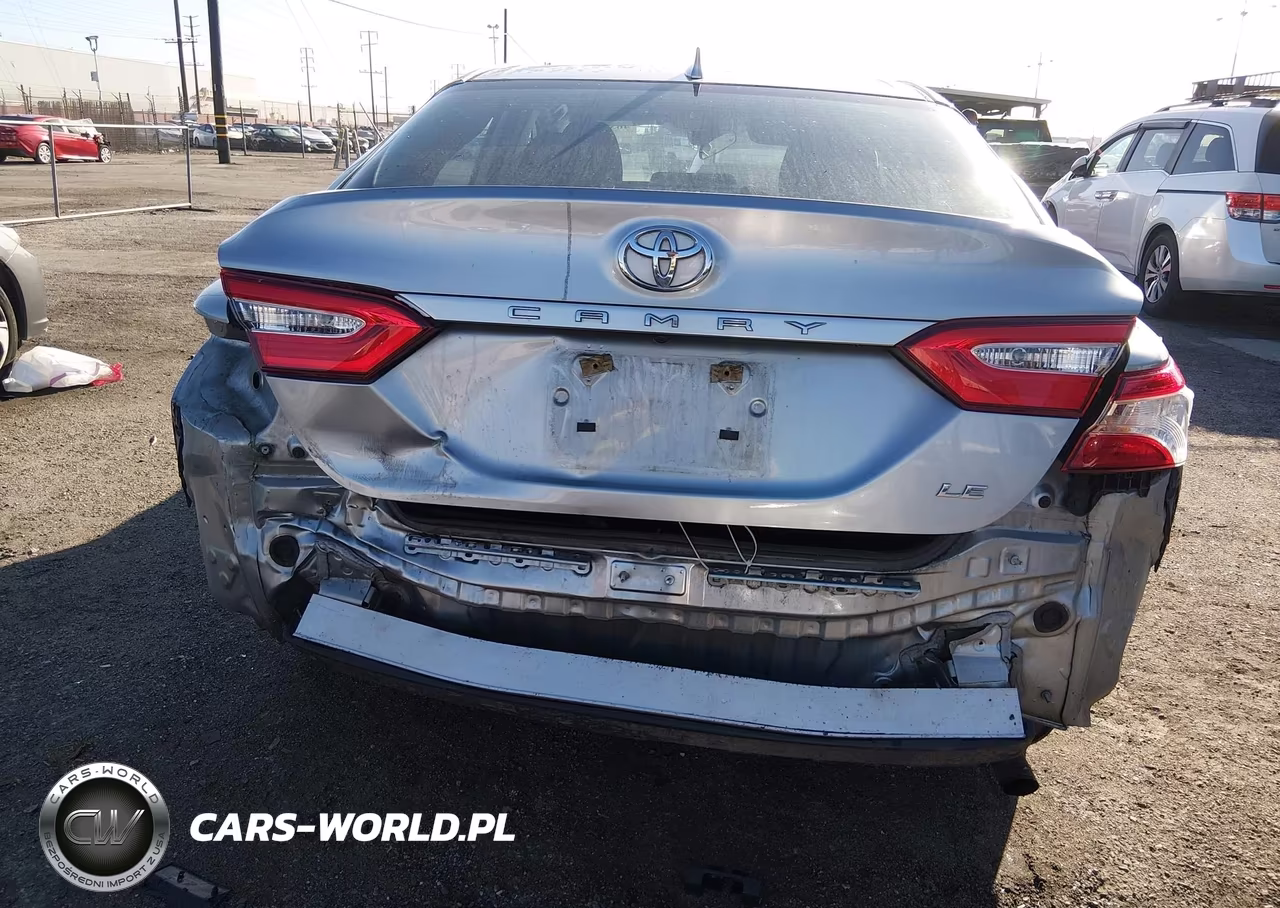 2019 Toyota Camry Le VIN:4T1B11HKXKU803682 - 6