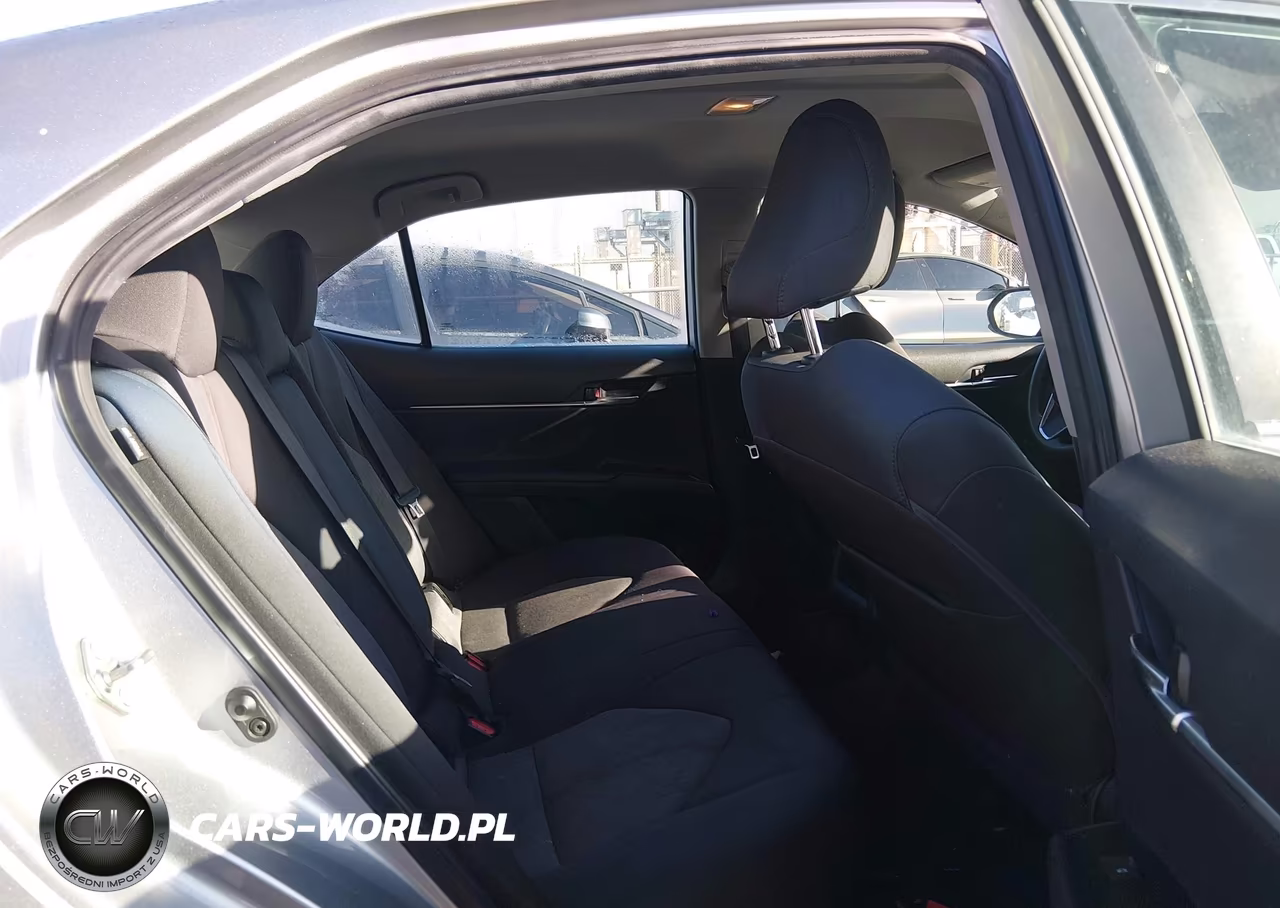 2019 Toyota Camry Le VIN:4T1B11HKXKU803682 - 8