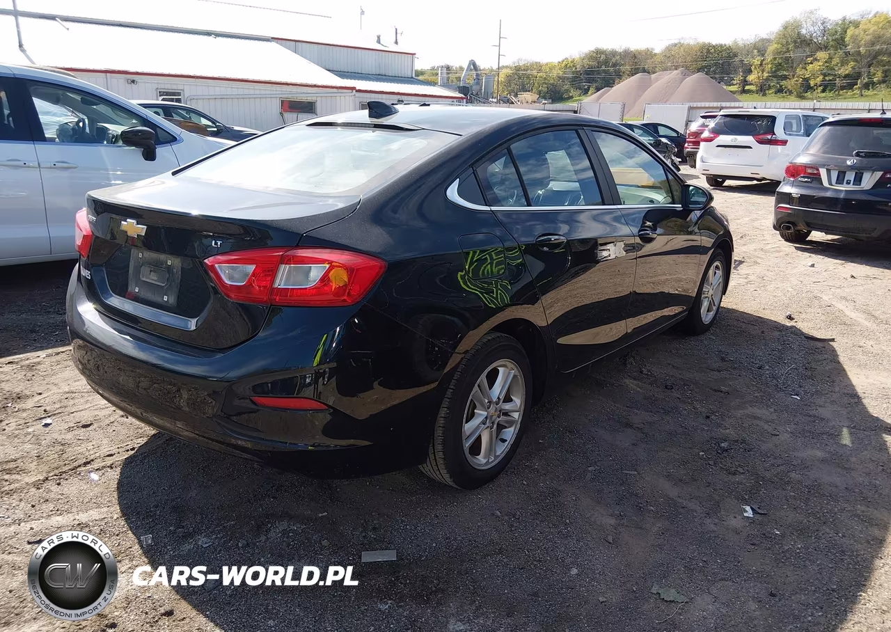 2017 Chevrolet Cruze Lt Auto VIN:1G1BE5SMXH7180011 - 4