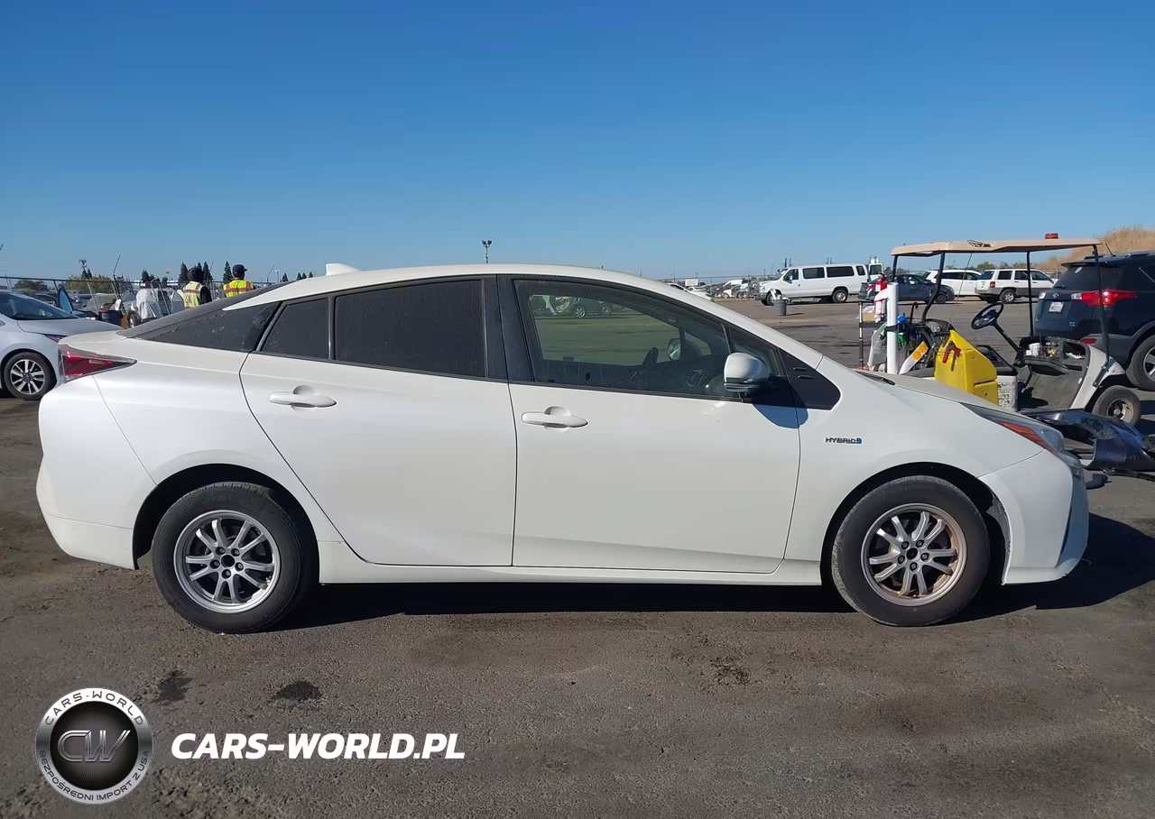 2018 Toyota Prius One VIN:JTDKBRFU8J3082559 - 14