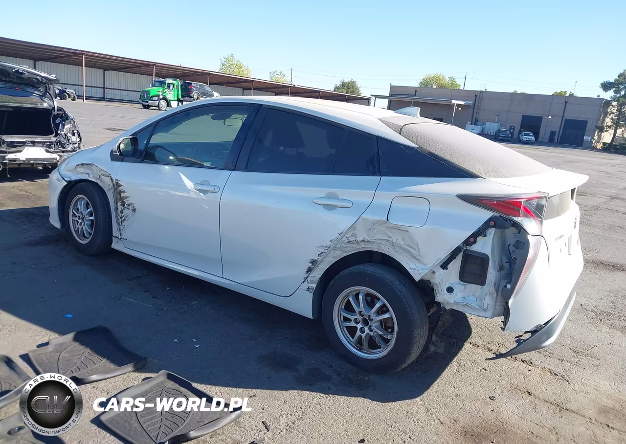 2018 Toyota Prius One VIN:JTDKBRFU8J3082559 - 3