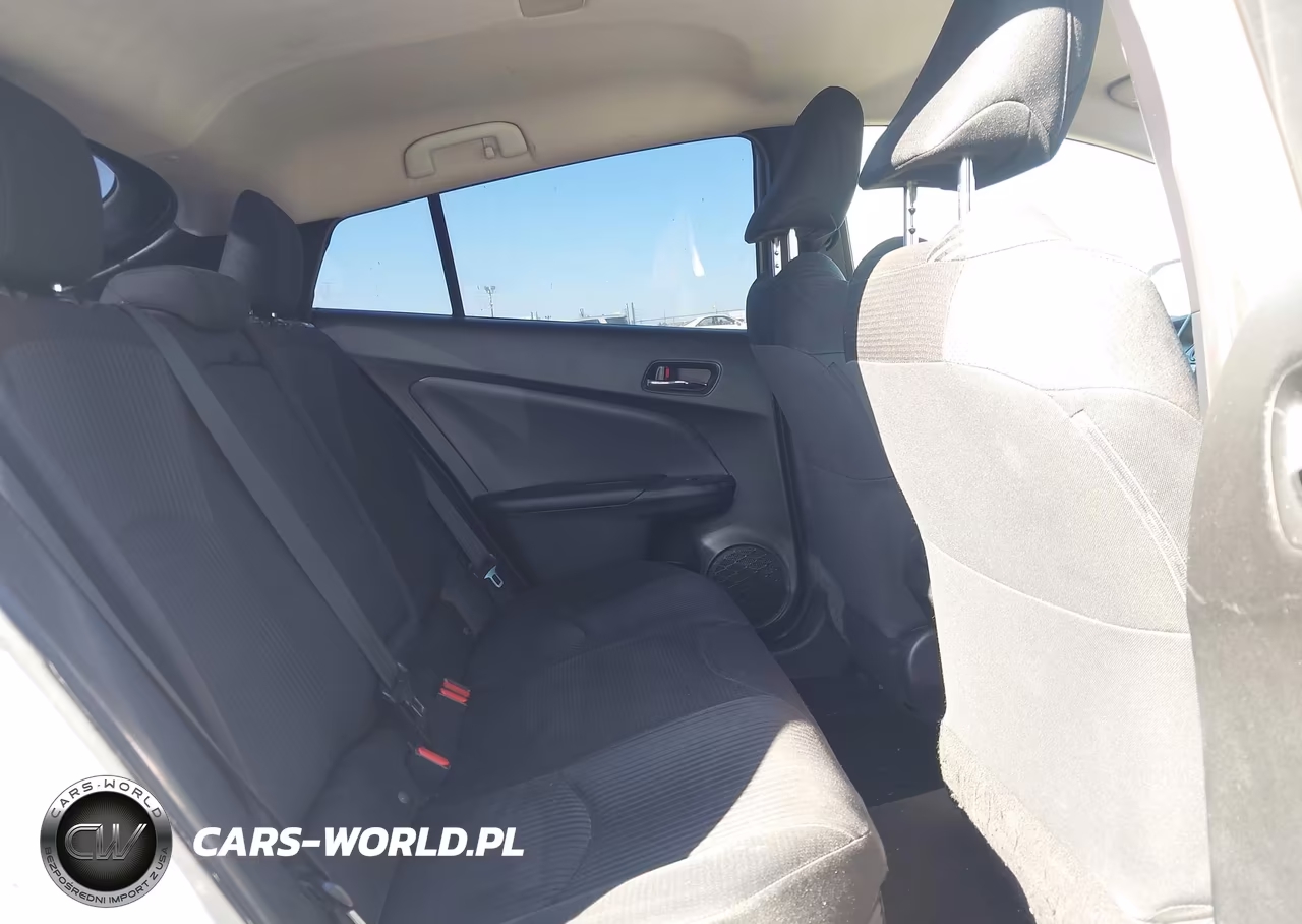 2018 Toyota Prius One VIN:JTDKBRFU8J3082559 - 8