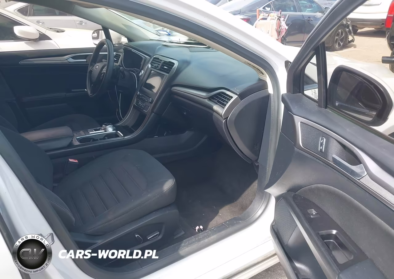 2017 Ford Fusion Se VIN:3FA6P0HD6HR380279 - 5