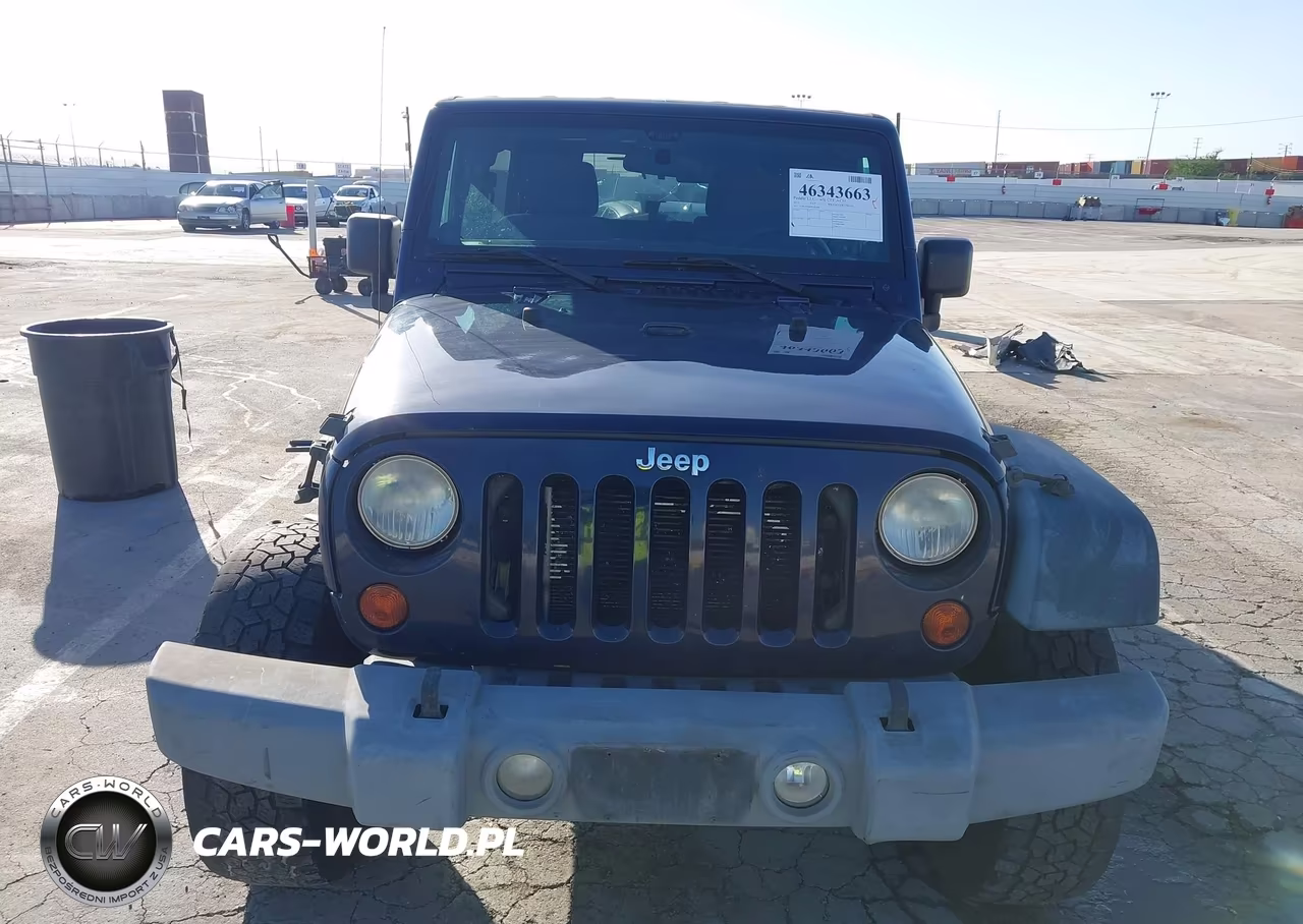 2013 Jeep Wrangler Unlimited Sport VIN:1C4BJWDG0DL582086 - 13