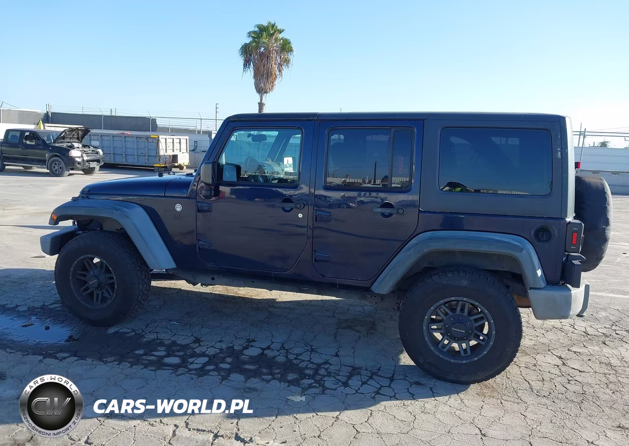 2013 Jeep Wrangler Unlimited Sport VIN:1C4BJWDG0DL582086 - 15