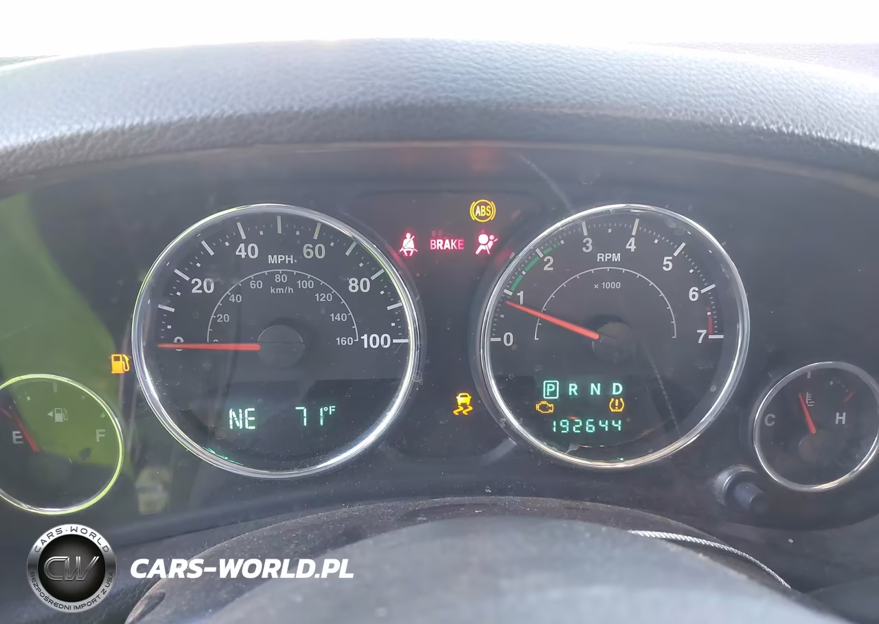 2013 Jeep Wrangler Unlimited Sport VIN:1C4BJWDG0DL582086 - 7