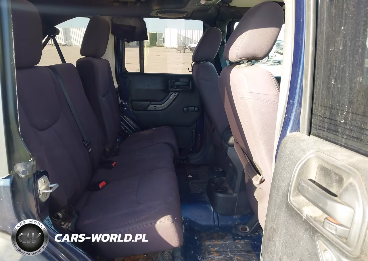 2013 Jeep Wrangler Unlimited Sport VIN:1C4BJWDG0DL582086 - 8