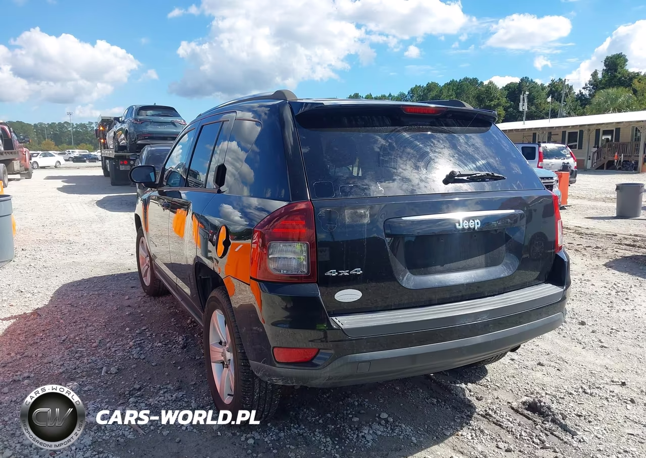 2014 Jeep Compass Sport VIN:1C4NJDBB3ED567943 - 3