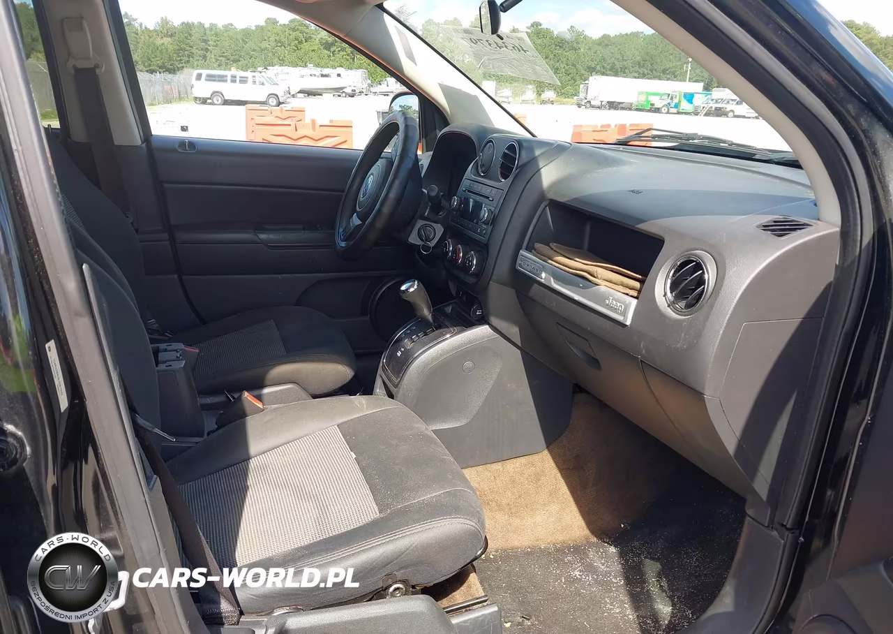 2014 Jeep Compass Sport VIN:1C4NJDBB3ED567943 - 5