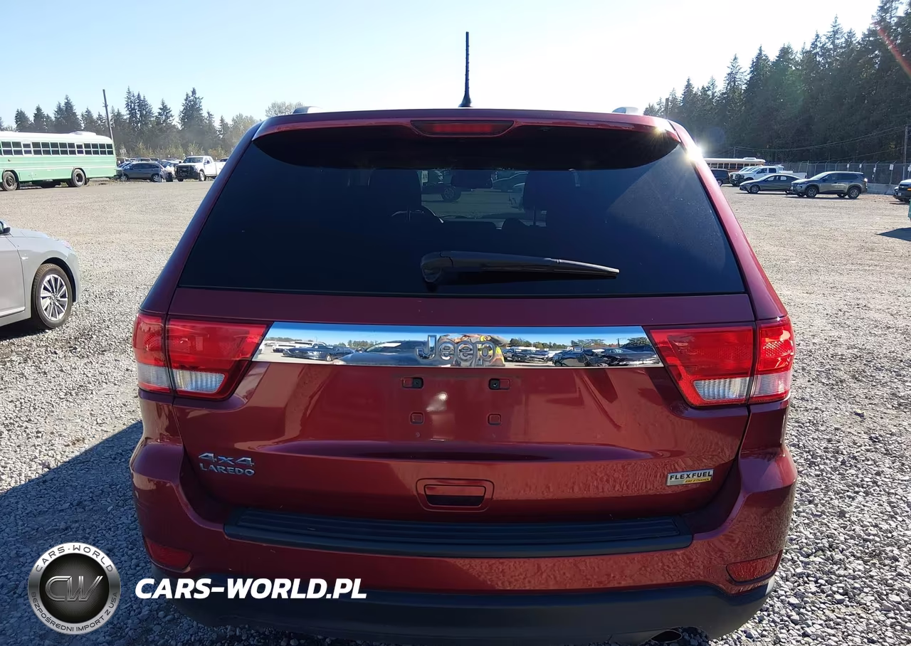 2012 Jeep Grand Cherokee Laredo VIN:1C4RJFAGXCC239111 - 16