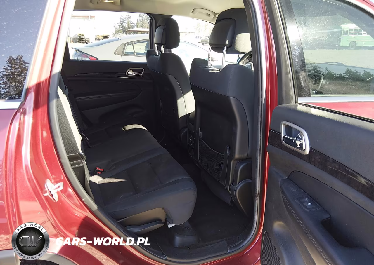 2012 Jeep Grand Cherokee Laredo VIN:1C4RJFAGXCC239111 - 18
