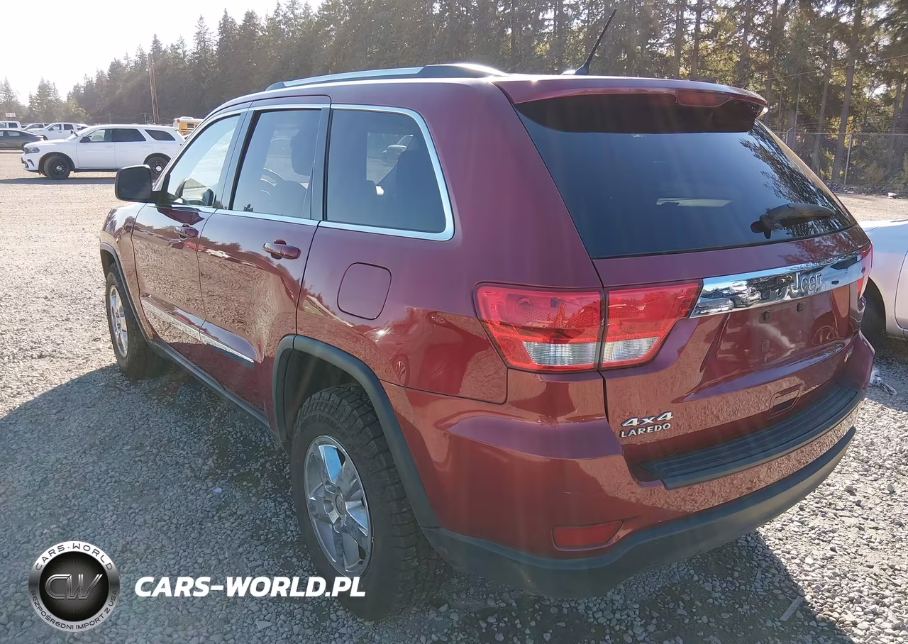 2012 Jeep Grand Cherokee Laredo VIN:1C4RJFAGXCC239111 - 3