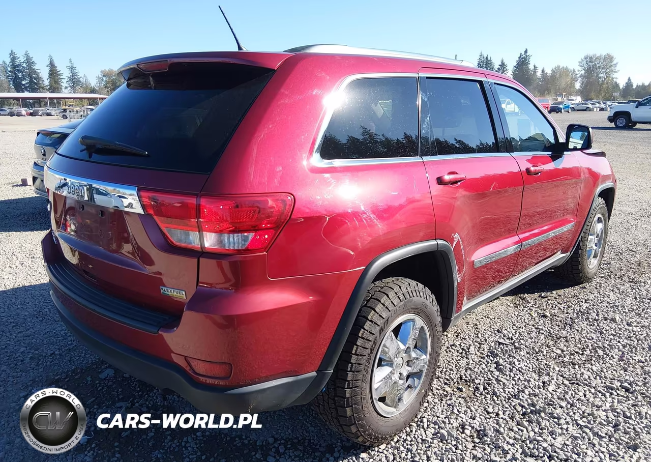 2012 Jeep Grand Cherokee Laredo VIN:1C4RJFAGXCC239111 - 4