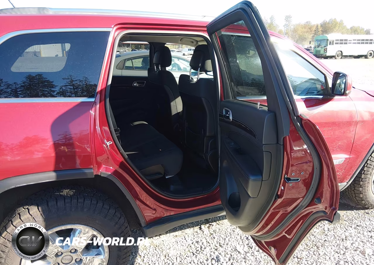 2012 Jeep Grand Cherokee Laredo VIN:1C4RJFAGXCC239111 - 8