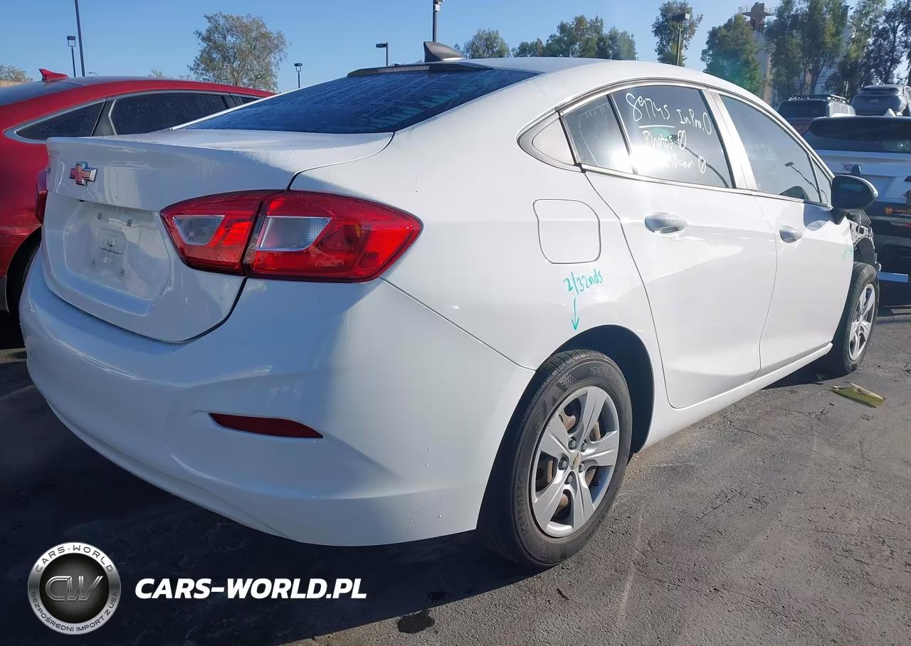 2018 Chevrolet Cruze Ls Auto VIN:1G1BC5SM7J7123034 - 4