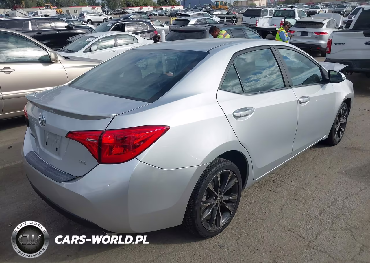 2018 Toyota Corolla Se VIN:2T1BURHE6JC116067 - 4