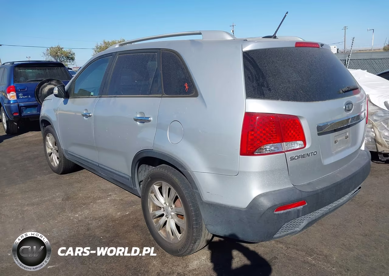 2011 Kia Sorento Lx V6 VIN:5XYKT4A24BG054177 - 3
